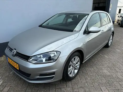 Used VOLKSWAGEN GOLF Petrol 2015 Ad 