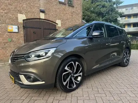 Used RENAULT GRAND SCENIC Petrol 2017 Ad 