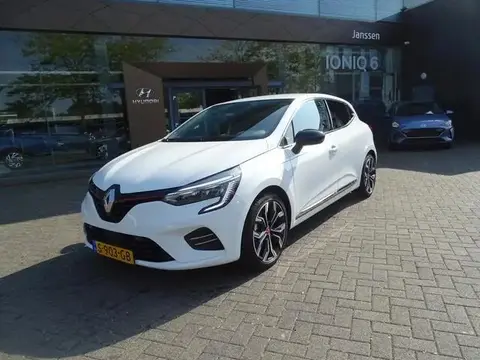 Used RENAULT CLIO Hybrid 2021 Ad 