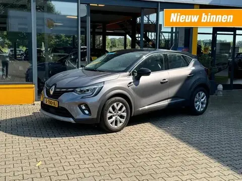 Used RENAULT CAPTUR Hybrid 2022 Ad 