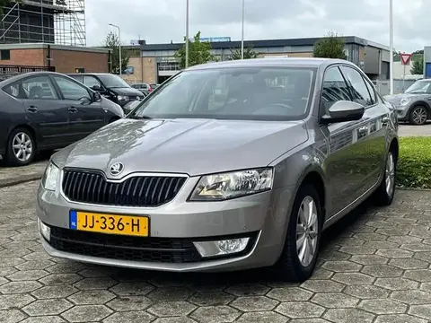 Used SKODA OCTAVIA Petrol 2016 Ad 