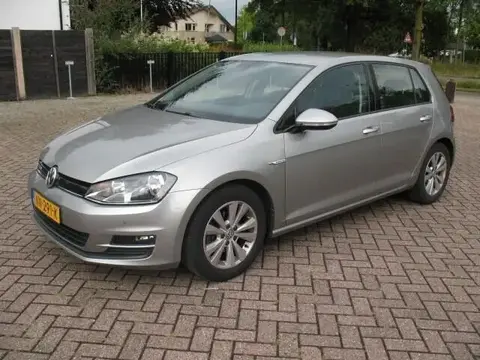 Used VOLKSWAGEN GOLF Petrol 2017 Ad 