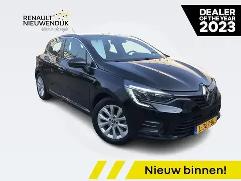 Used RENAULT CLIO Hybrid 2021 Ad 