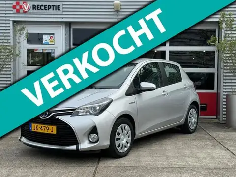 Used TOYOTA YARIS Hybrid 2015 Ad 