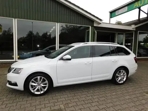 Used SKODA OCTAVIA Petrol 2019 Ad 