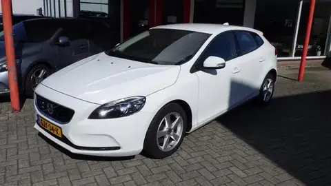 Annonce VOLVO V40 Essence 2015 d'occasion 