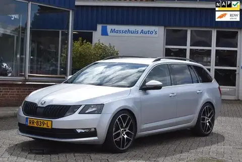 Used SKODA OCTAVIA Petrol 2018 Ad 