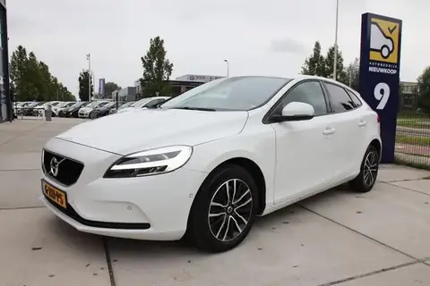 Annonce VOLVO V40 Essence 2019 d'occasion 