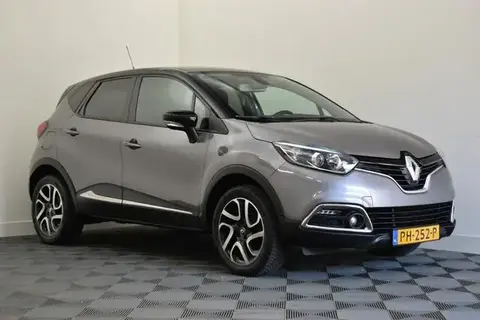 Used RENAULT CAPTUR Petrol 2017 Ad 