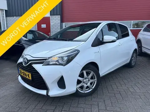 Used TOYOTA YARIS Hybrid 2015 Ad 