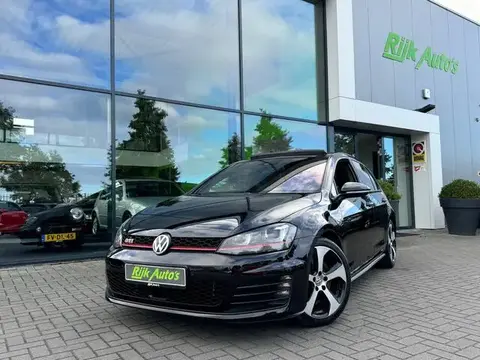 Used VOLKSWAGEN GOLF Petrol 2016 Ad 