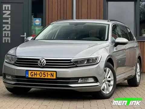 Used VOLKSWAGEN PASSAT Petrol 2015 Ad 