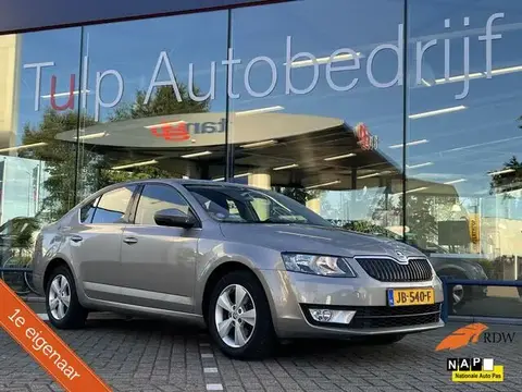 Used SKODA OCTAVIA Petrol 2016 Ad 