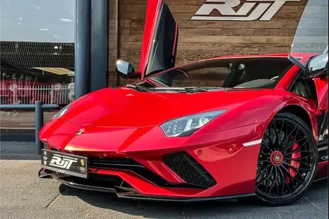 Used LAMBORGHINI AVENTADOR Petrol 2018 Ad 