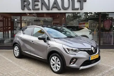 Used RENAULT CAPTUR Hybrid 2022 Ad 