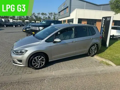 Used VOLKSWAGEN GOLF LPG 2017 Ad 