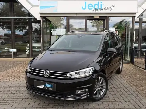 Used VOLKSWAGEN TOURAN Petrol 2017 Ad 