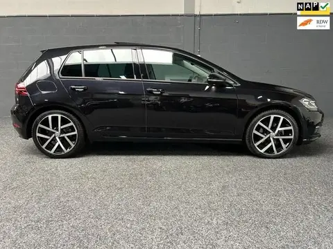 Used VOLKSWAGEN GOLF Petrol 2017 Ad 