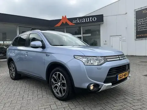 Used MITSUBISHI OUTLANDER Hybrid 2015 Ad 