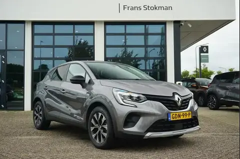 Used RENAULT CAPTUR Hybrid 2023 Ad 