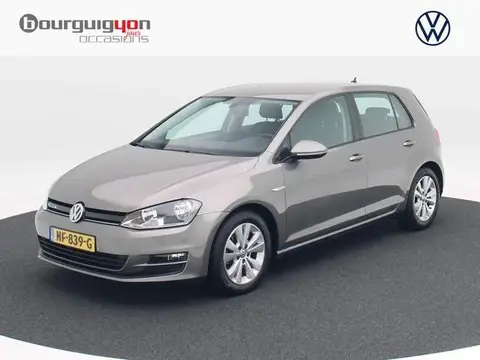 Used VOLKSWAGEN GOLF Petrol 2017 Ad 