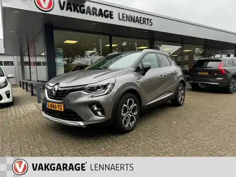 Used RENAULT CAPTUR Hybrid 2021 Ad 