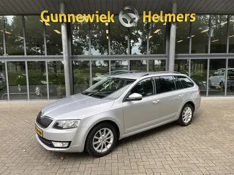 Used SKODA OCTAVIA Petrol 2015 Ad 