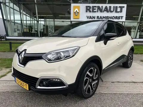 Used RENAULT CAPTUR Petrol 2017 Ad 