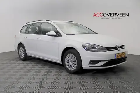 Used VOLKSWAGEN GOLF Petrol 2018 Ad 