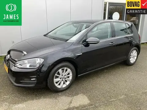 Used VOLKSWAGEN GOLF Petrol 2016 Ad 