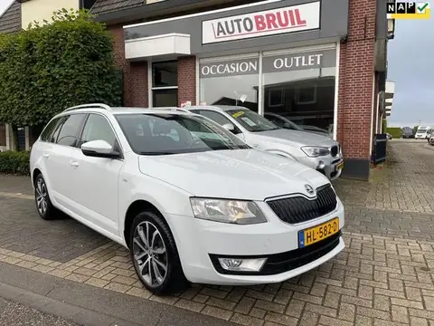 Used SKODA OCTAVIA Petrol 2016 Ad 