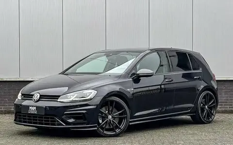 Used VOLKSWAGEN GOLF Petrol 2018 Ad 