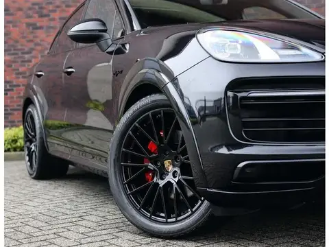 Used PORSCHE CAYENNE Hybrid 2019 Ad 