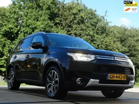 Used MITSUBISHI OUTLANDER Hybrid 2015 Ad 