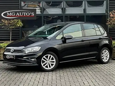 Used VOLKSWAGEN GOLF Petrol 2018 Ad 