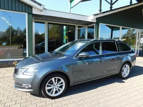 Used SKODA OCTAVIA Petrol 2019 Ad 