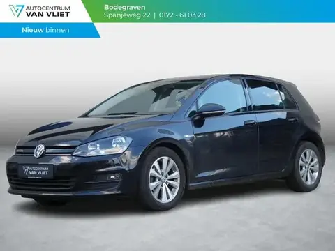 Used VOLKSWAGEN GOLF Petrol 2017 Ad 