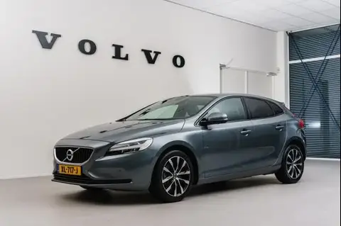 Annonce VOLVO V40 Essence 2019 d'occasion 