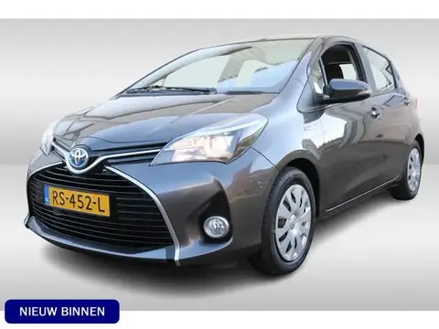 Used TOYOTA YARIS Hybrid 2015 Ad 