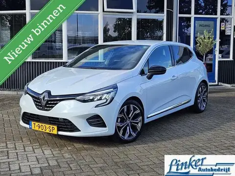 Used RENAULT CLIO Hybrid 2021 Ad 