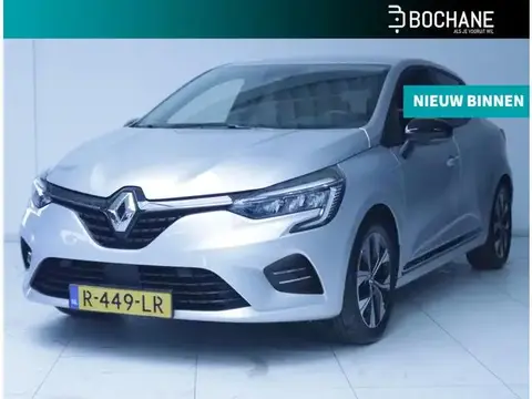 Used RENAULT CLIO Hybrid 2022 Ad 