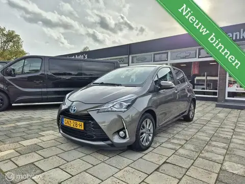 Used TOYOTA YARIS Hybrid 2017 Ad 