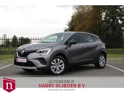 Used RENAULT CAPTUR Hybrid 2022 Ad 