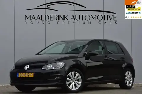 Used VOLKSWAGEN GOLF Petrol 2015 Ad 