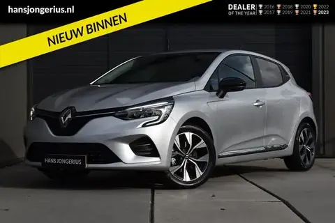 Used RENAULT CLIO Hybrid 2023 Ad 