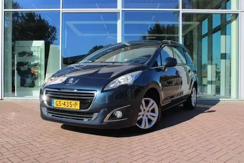 Used PEUGEOT 5008 Petrol 2015 Ad 