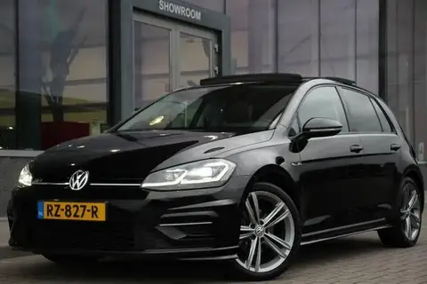 Used VOLKSWAGEN GOLF Petrol 2018 Ad 