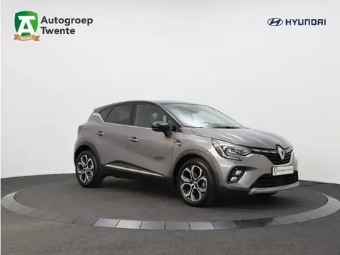 Used RENAULT CAPTUR Hybrid 2023 Ad 