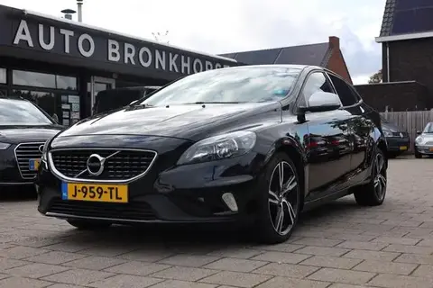 Used VOLVO V40 Petrol 2017 Ad 