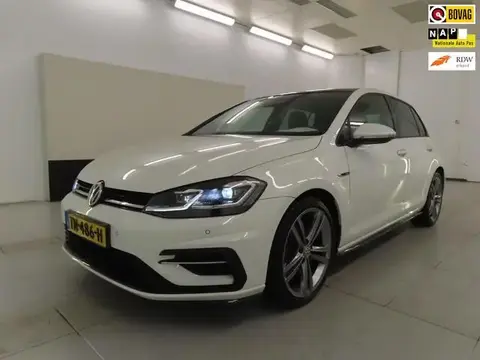 Used VOLKSWAGEN GOLF Petrol 2018 Ad 